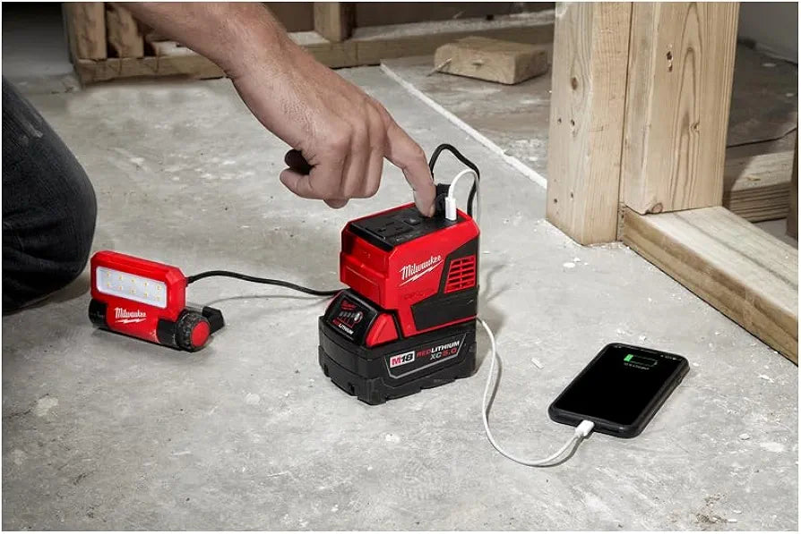 Milwaukee 2846-20 M18 18V 175W TOP-Off Li-Ion Compact Inverter Power Supply